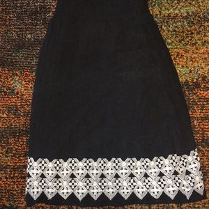 Old Navy black and white skirt
